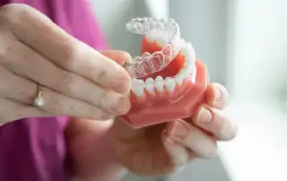 Estetisk tannpleie hos tannlege i Hinna Fra tannbleking til usynlig tannregulering